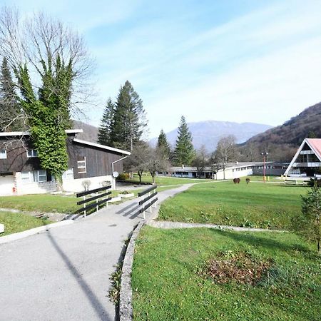 Np Sutjeska Paviljon A 호텔 첸티슈테 외부 사진
