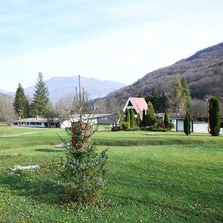Np Sutjeska Paviljon A 호텔 첸티슈테 외부 사진